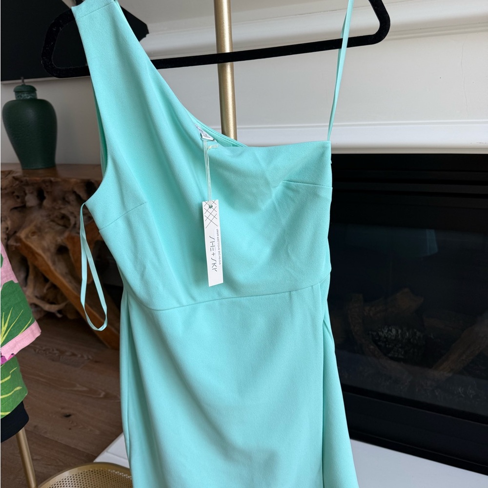 She + Sky One-Shoulder Mint Green Minu Dress